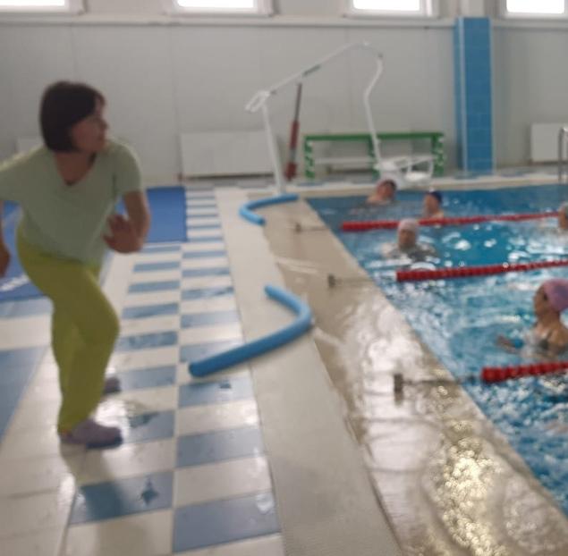 Проведена водная гимнастика в бассейне "Таналык"