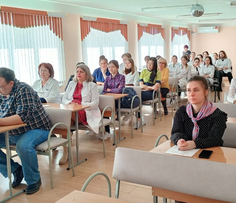 Традиционная ярмарка вакансий прошла сегодня на базе Гайского филиала Оренбургского медицинского колледжа.