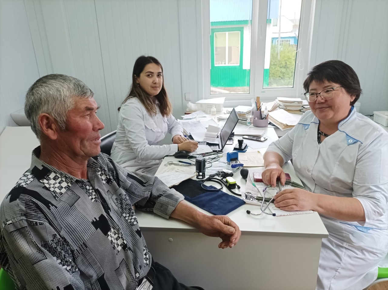В рамках акции "Дни народного здоровья в Республике Башкортостан" на фельдшерско-акушерских пунктах района проходят Школы здоровья.
