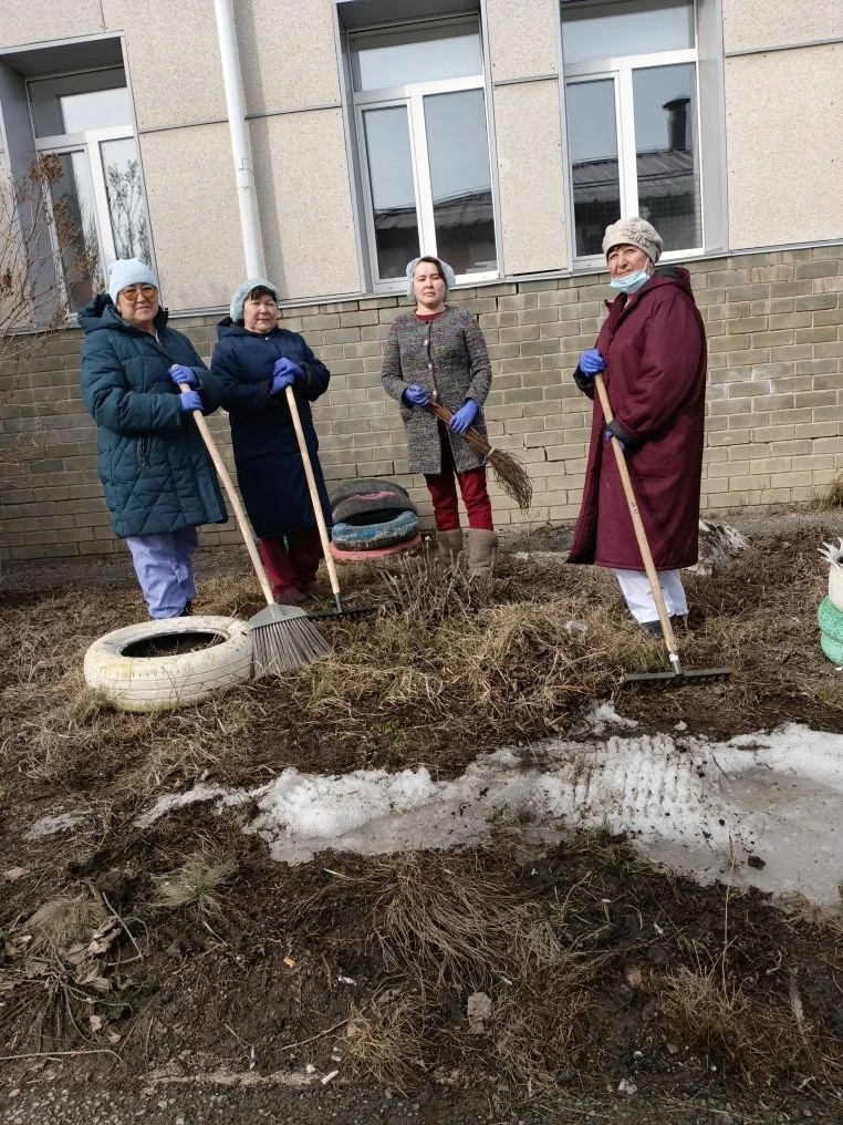 Прошел первый большой субботник.